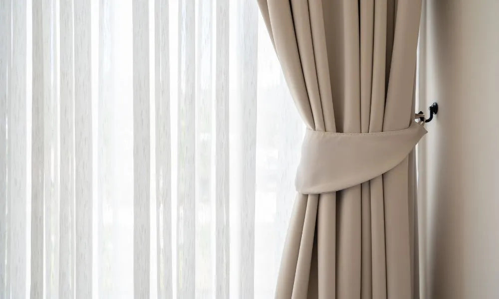 Curtains vs. Blinds: The Advantages and Disadvantages