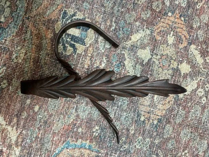 Acanthus Leaf Tie Back