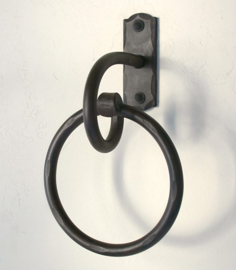 wrought_iron_towel_ring2.jpg